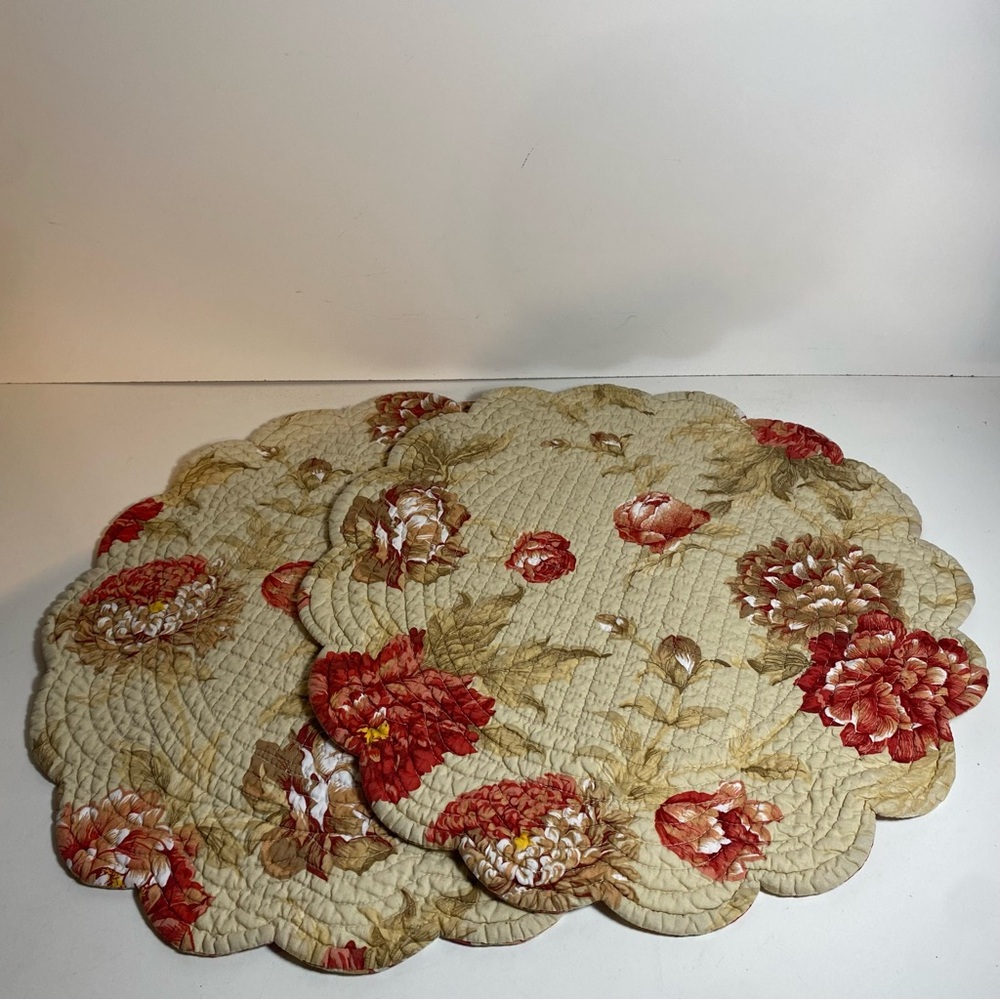 Set Of 2 100% Cotton Round Scalloped 16” Reversible Machine Washable Placemats